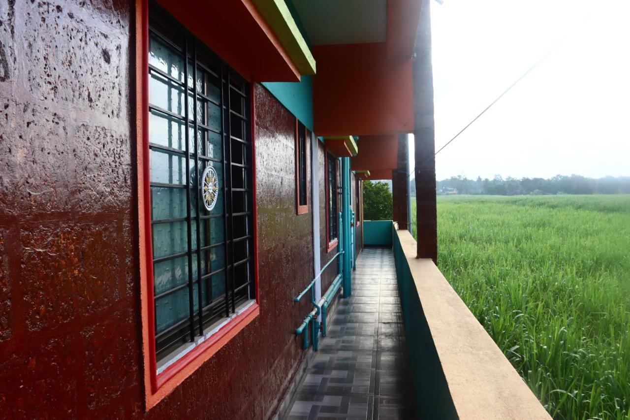 Dandeli Nakadi Home Stay Ngoại thất bức ảnh