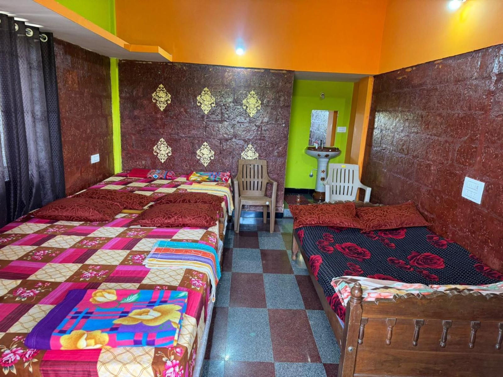 Dandeli Nakadi Home Stay Ngoại thất bức ảnh