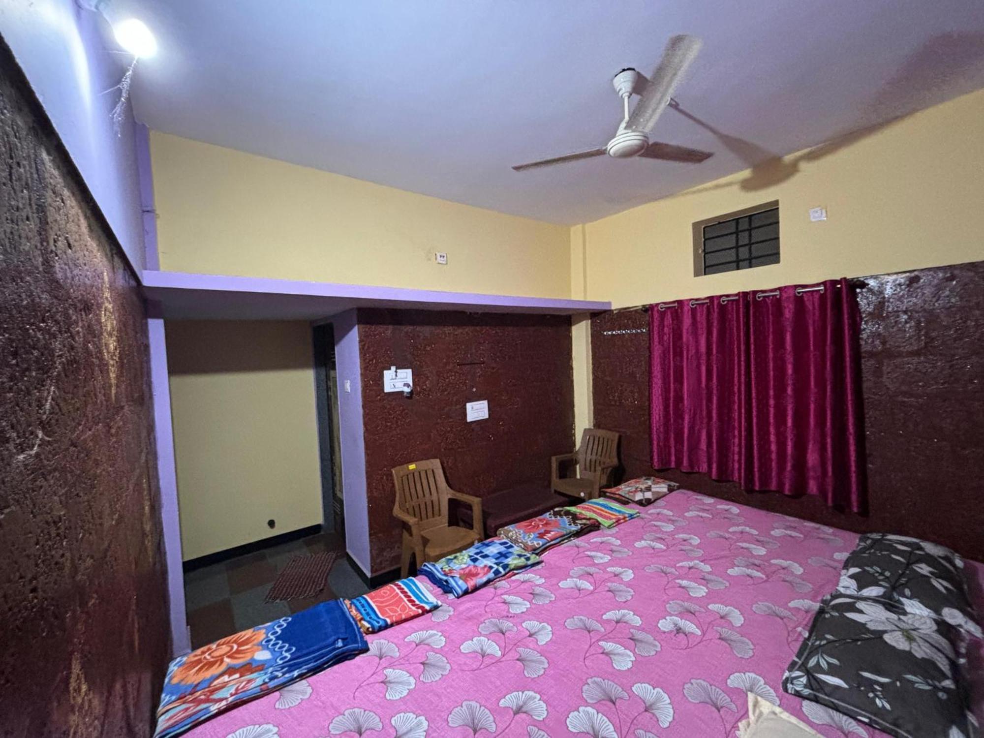 Dandeli Nakadi Home Stay Ngoại thất bức ảnh