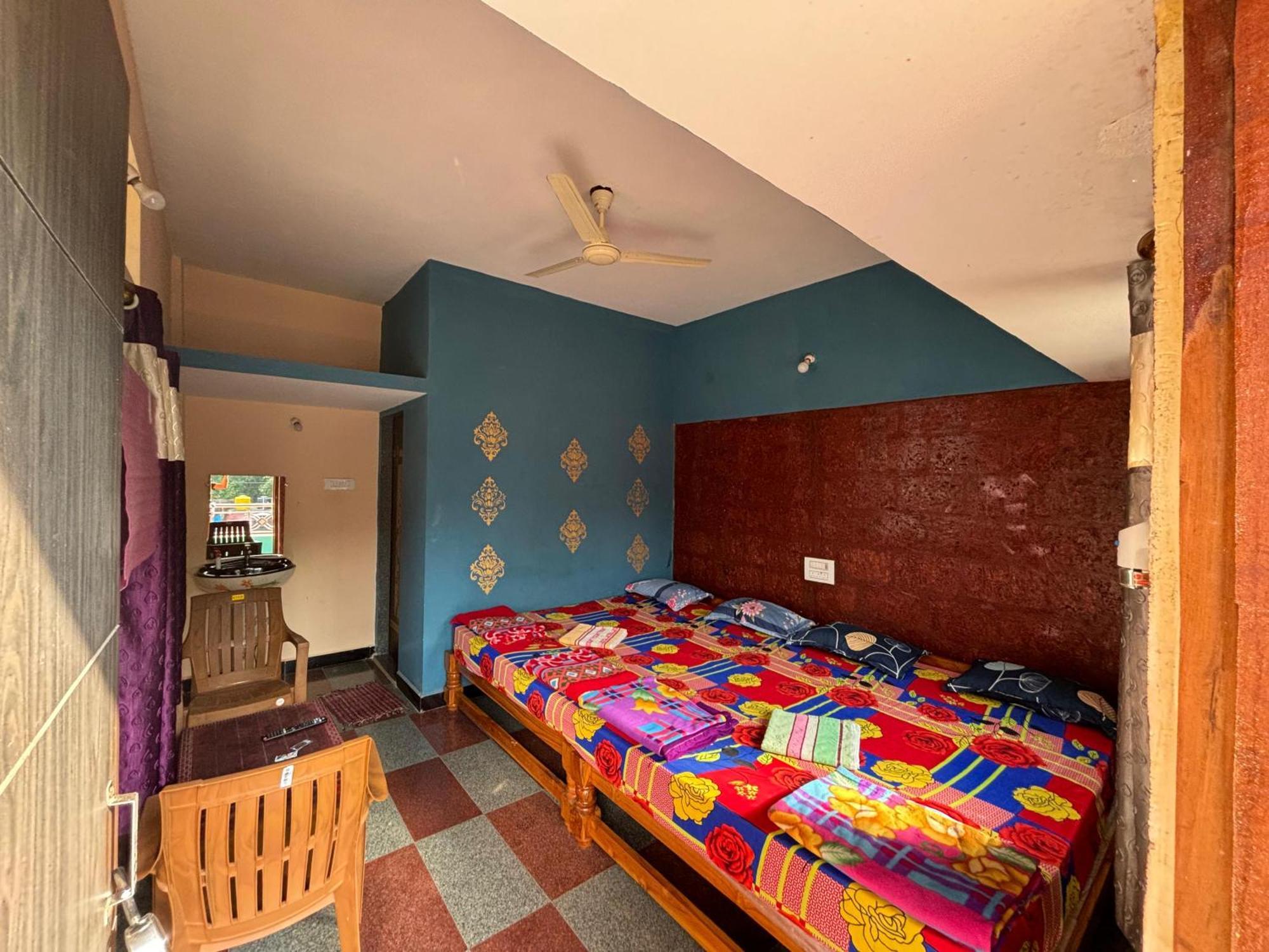 Dandeli Nakadi Home Stay Ngoại thất bức ảnh
